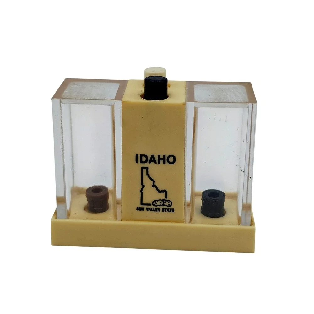 Vintage Idaho Sun Valley‎ State Souvenir Salt Pepper Shaker Cream Plastic Travel